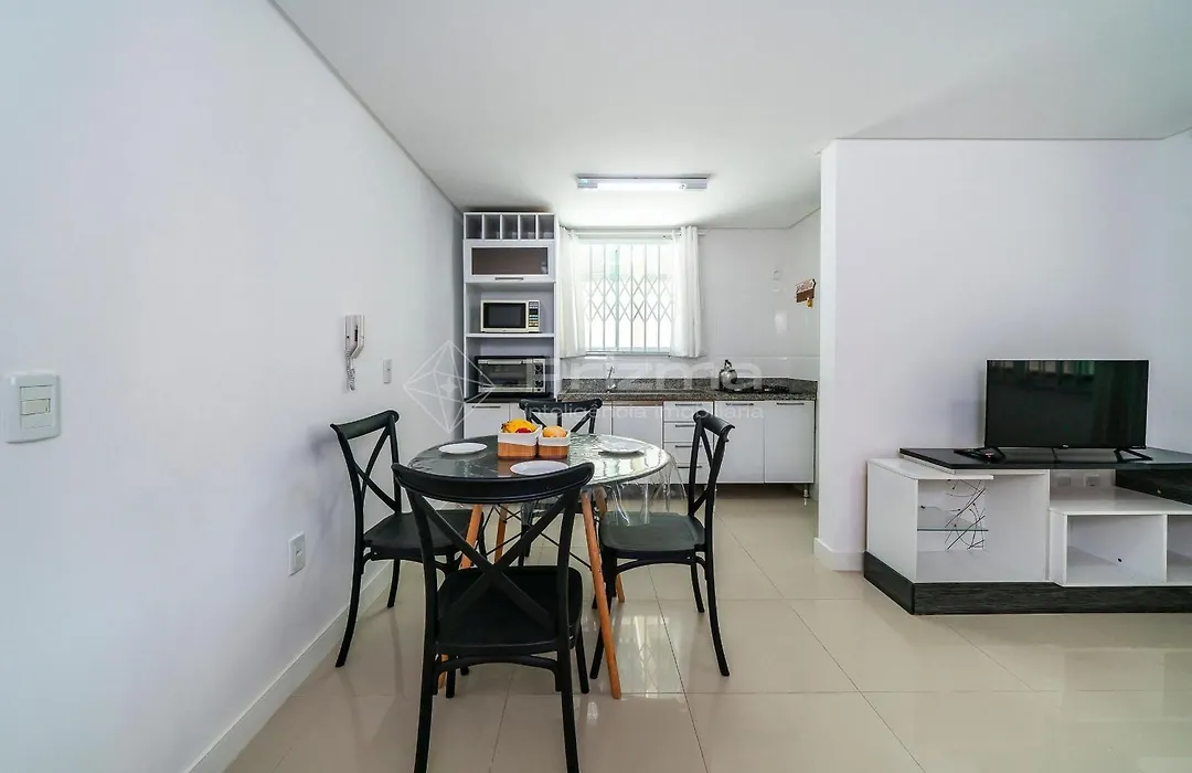 Ótimo apartamento na praia de Bombas.-1